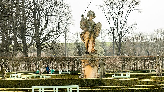 Sochu Velk�ho k�es�ansk�ho bojovn�ka na Kuksu �ek� na ja�e 2026 restaurov�n�.