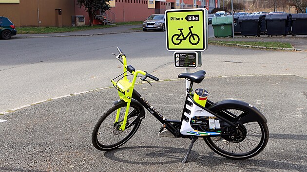 Sd�len� elektrokola se v Plzni t�� velk�mu z�jmu cyklist�. (24. b�ezna 2026)
