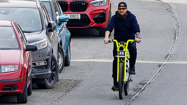 Sd�len� elektrokola se v Plzni t�� velk�mu z�jmu cyklist�. (24. b�ezna 2026)