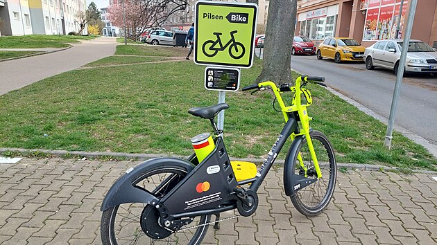 Sd�len� elektrokola se v Plzni t�� velk�mu z�jmu cyklist�. (24. b�ezna 2026)