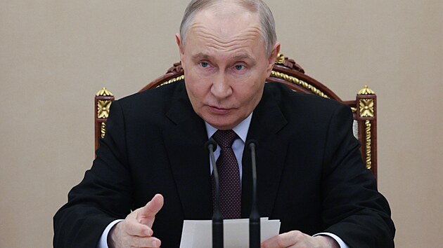 Rusk� prezident Vladimir Putin na ekonomick� porad� v Kremlu (23. b�ezna 2026)