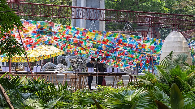 Za projektem T10A Pavilion stoj� architekti: Mai Lan Chi Obtulovi�ov�, Marek Obtulovi� a Nguyen Duc Trung. 