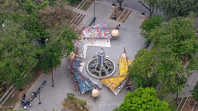 Za projektem T10A Pavilion stoj� architekti: Mai Lan Chi Obtulovi�ov�, Marek Obtulovi� a Nguyen Duc Trung. 