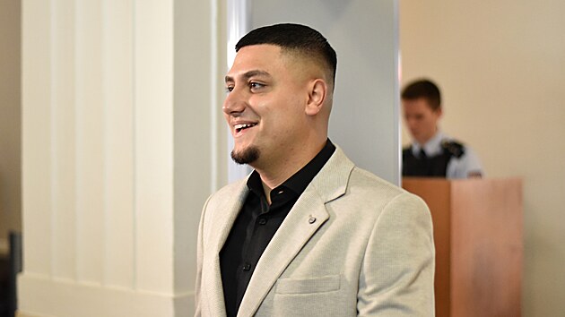 Raper Hard Rico p�ich�z� k soudu. (23. b�ezna 2026)