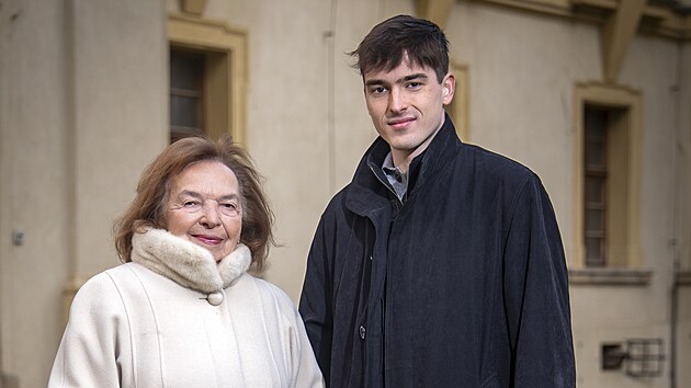 Livia Klausov� a jej� vnuk Robert Klaus