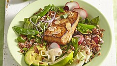 Jarní lososový poke bowl