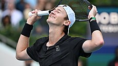 Sebastian Korda b�hem zápasu s Carlosem Alcarazem v Miami