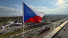 Demonstrace na pra�ské Letenské pláni s podtitulkem �Nenecháme si ukrást...