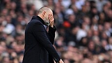 Zklamaný Igor Tudor, kou� Tottenhamu, b�hem utkání s Nottinghamem.