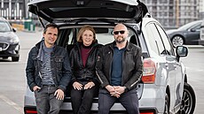 Na nákup jsme vyslali trojici kupc� � dámu s dosp�lým synem a jeho kamarádem,...