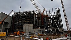 Výstavba ZEVO v Komo�anech na Mostecku. Na snímku je�t� bez vn�j�ího plá�t�.