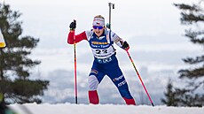 Lucie Charvátová na trati závodu s hromadným startem v Oslu