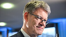 N�mecký ministr dopravy Patrick Schnieder sleduje d�ní na setkání CDU b�hem...