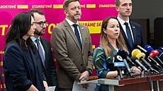 Tisková konference poslaneckého klubu Starost�. Na snímku hovo�í Michaela...