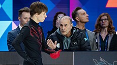 Rafael Arutju�an dává poslední rady Georgiimu Reshtenkovi p�ed krátkým...