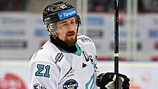 Kapitán Karlových Var� Ji�í �ernoch ve �tvrtfinálovém utkání hokejové extraligy...