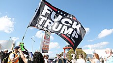 Protest proti politice Donalda Trumpa a agent�m ICE ve m�st� Memphis v...