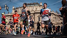 B�ci zaplnili centrum hlavního m�sta, v Praze se konal p�lmaraton.