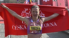 Tereza Hrochová v cíli Pra�ského p�lmaratonu.