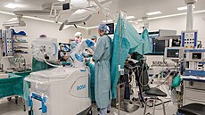Ortopedi v bud�jovické nemocnici nov� provádí roboticky asistované náhrady...