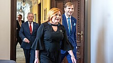 Ministryn� financí Alena Schillerová a ministr zdravotnictví Adam Vojt�ch...