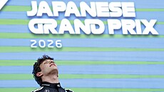 Italský pilot Andrea Kimi Antonelli si u�ívá vít�zství ve Velké cen� Japonska...