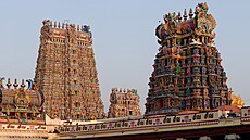 Madurai na jihu Indie pat�í k nejposvátn�j�ím hinduistickým m�st�m. Na snímku...