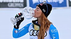 Italka Sofia Goggiaová slaví zisk malého glóbu v super-G