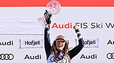Ameri�anka Mikaela Shiffrinová slaví �estý velký k�i��álový glóbus