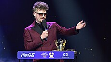 Vít�zem ankety Fotbalista roku se stal ofenzivní zálo�ník francouzského klubu...
