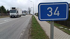 Takto se dnes projí�dí havlí�kobrodskou místní �ástí �molovy po silnici 34....