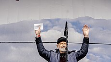 Zden�k Sv�rák byl zasko�ený gratulací k narozeninám. Narozeninovou píse� mu p�i...