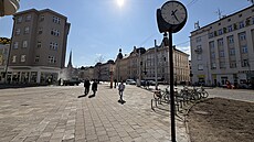 Na olomouckém nám�stí Národních hrdin� si mohou lidé op�t dávat sraz �u hodin�...