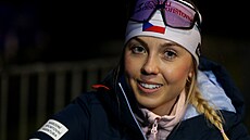 Tereza Voborníková po biatlonové exhibici v Jablonci odpovídá noviná��m.