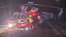 Záchrana mu�e z rybníka u Hor�ovského Týna. Mu� nejprve ují�d�l p�ed policejní...