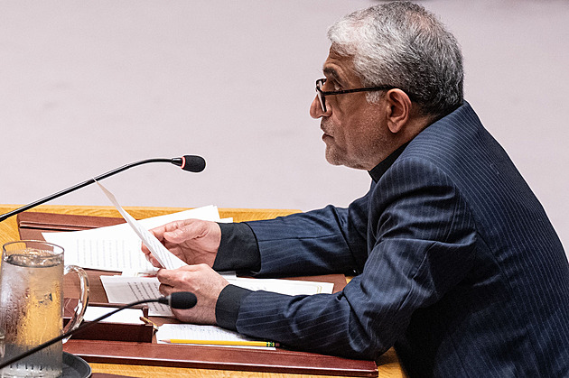 Posíláte experty, ponesete odpovědnost. Írán viní Ukrajinu z aktivní účasti ve válce