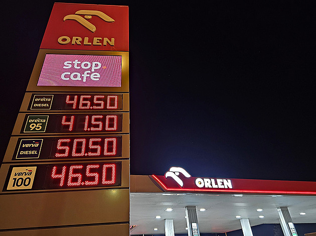 Prošli jsme slevy u čerpacích stanic. Podívejte se, jak ušetřit za tankování