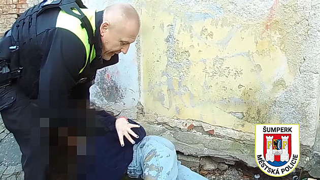 VIDEO: Zvracení a křeče. Školačky zkoušely HHC a marihuanu, jedna zkolabovala