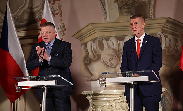 Memorandum ČR a SR je symbolické gesto, těží z něj spíše Fico, hodnotí politologové Memorandum ČR a SR je symbolické gesto, těží z něj spíše Fico, hodnotí politologové