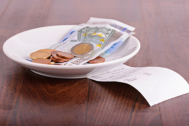 Umění spropitného. Ne všude jsou za něj rádi, poradíme, kde a kolik zaplatit