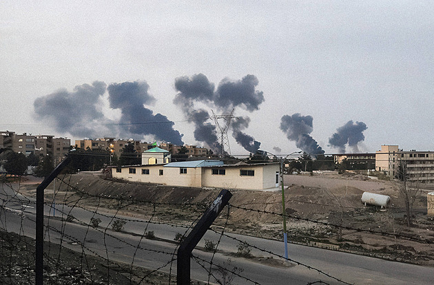 VIDEO: USA udeřily na sklady munice v Isfahánu, městem otřásla masivní exploze