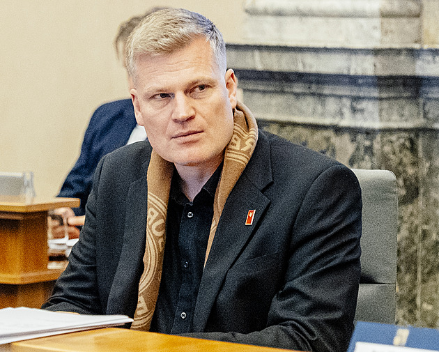 Prezident s námi nespolupracuje, tak my s ním taky ne, řekl Turek. Orbána přirovnal k Havlovi Prezident s námi nespolupracuje, tak my s ním taky ne, řekl Turek. Orbána přirovnal k Havlovi