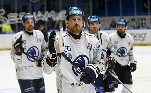 Faul, co rozhodl. Byl jednoznačný? namítl Jeřábek. I Chlapík řekl: Nechával bych to