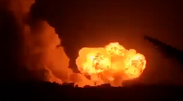 VIDEO: USA udeřily na sklady munice v Isfahánu, městem otřásla masivní exploze VIDEO: USA udeřily na sklady munice v Isfahánu, městem otřásla masivní exploze