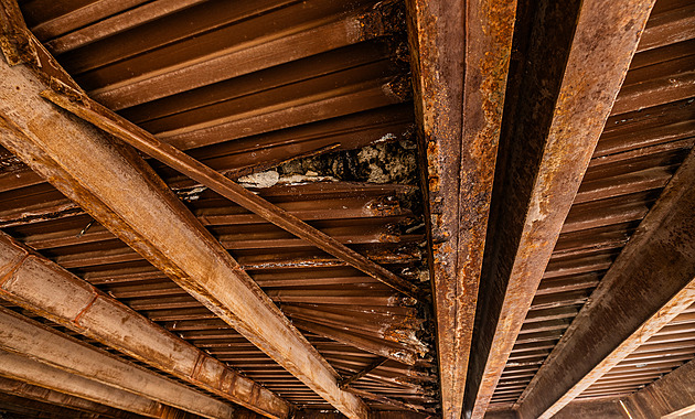 Napřed rezavé rampy, zničené schody. Hradec zkusí jiný směr oprav Benešovky