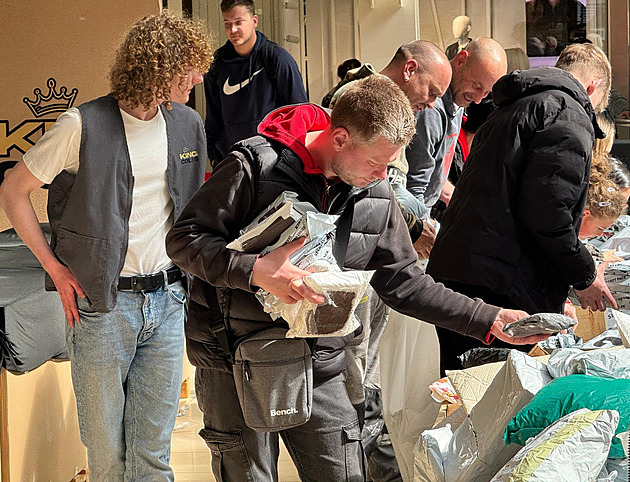 „Mohla by tam být zlatá cihla.“ Prodej zbloudilých balíků brali v Plzni jako adrenalin