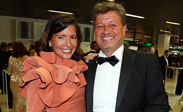 Karel Janák promluvil o nekompatibilních partnerkách i farmařícím Kotkovi