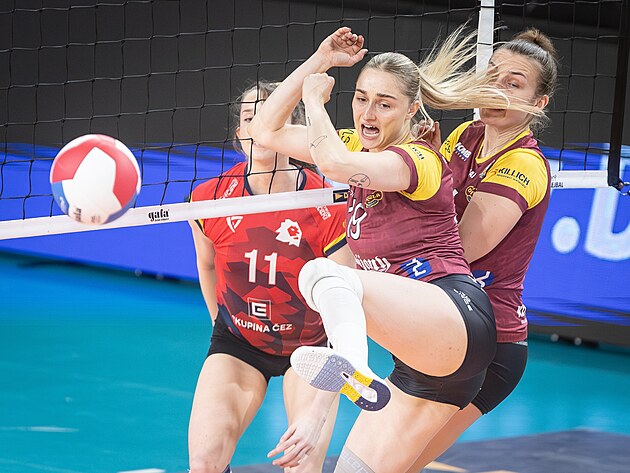 Prag Lions maçında Dukla Liberec'ten Katarína Kormendová.