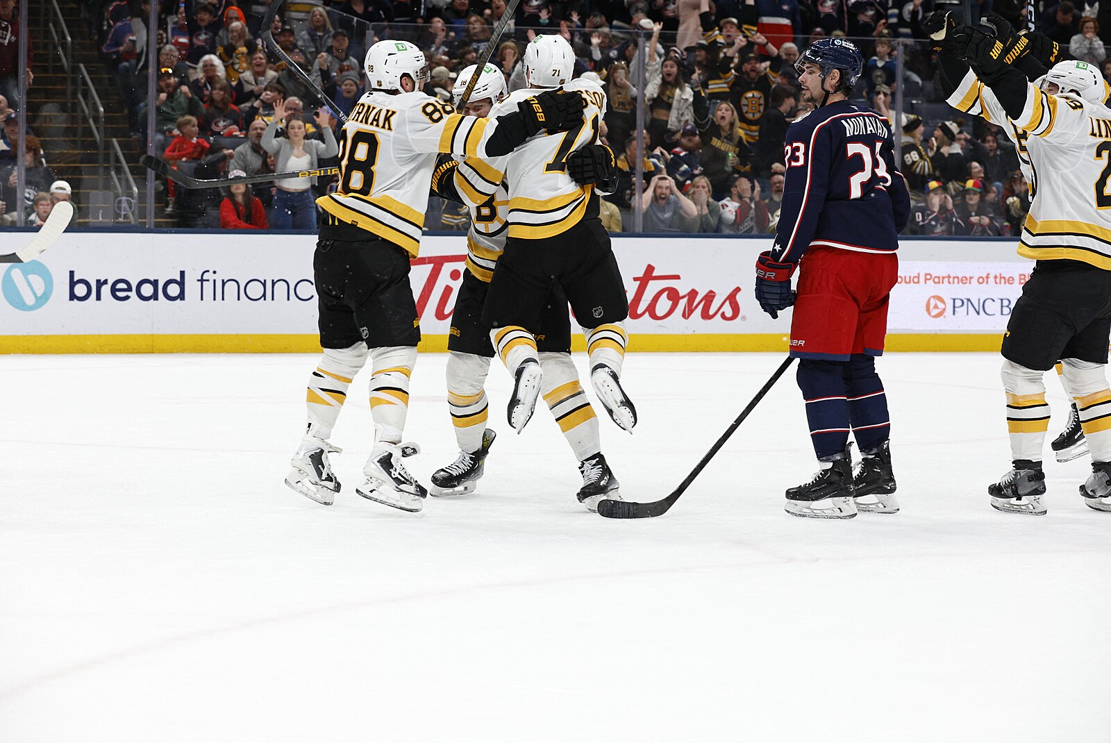 Skvělý Zacha režíroval obrat Bostonu, Dobeš byl první hvězdou zápasu