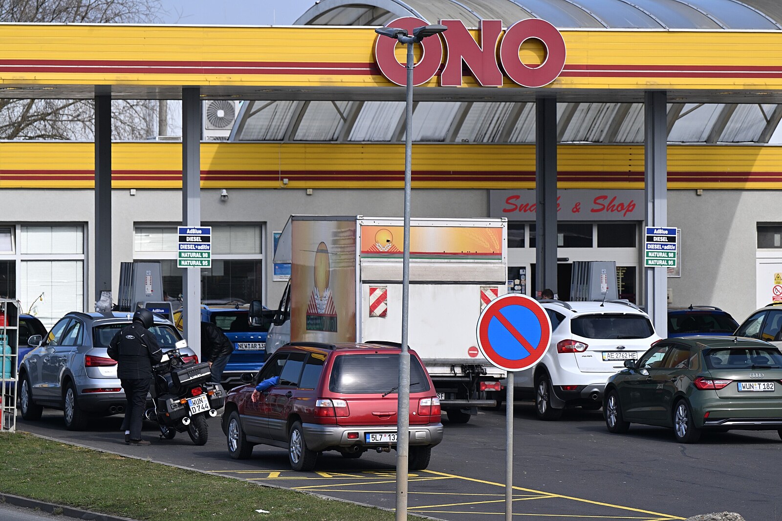 Drahota řidiče nezastavila. Poptávka po palivech stoupla, u nafty až o čtvrtinu